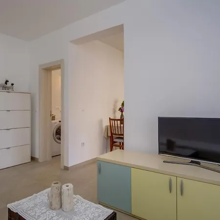 Deluxe House Josipa Мали-Лошинь