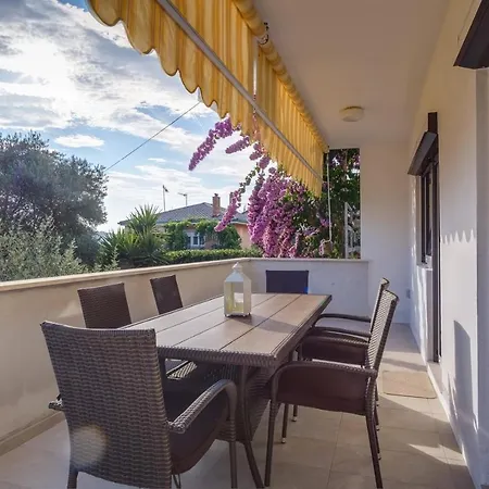 Guest house Deluxe House Josipa