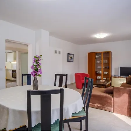 Guest house Deluxe House Josipa 4*