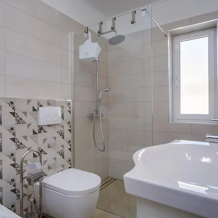 Guest house Deluxe House Josipa 4*